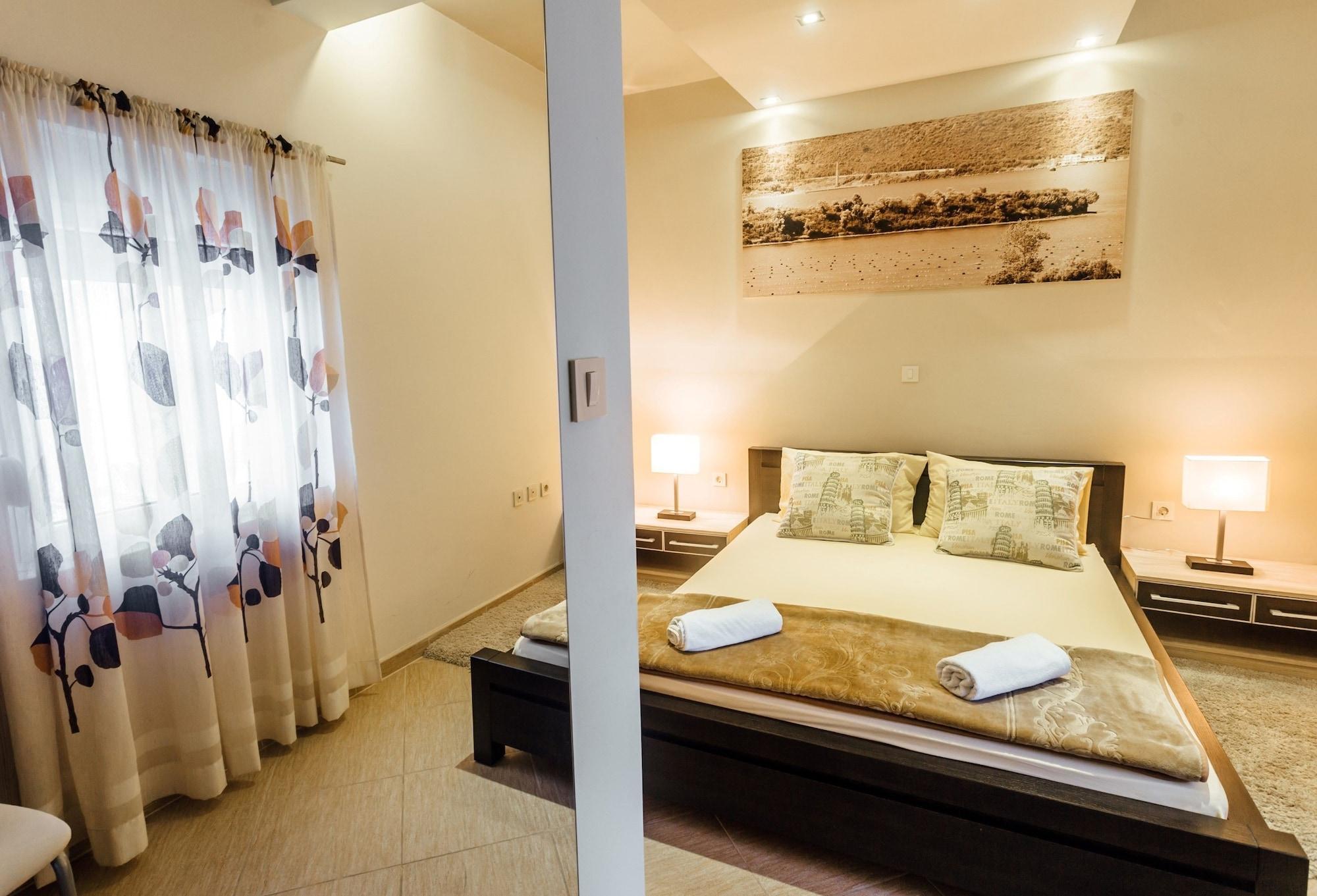 Apartments Monet Tivat Bagian luar foto