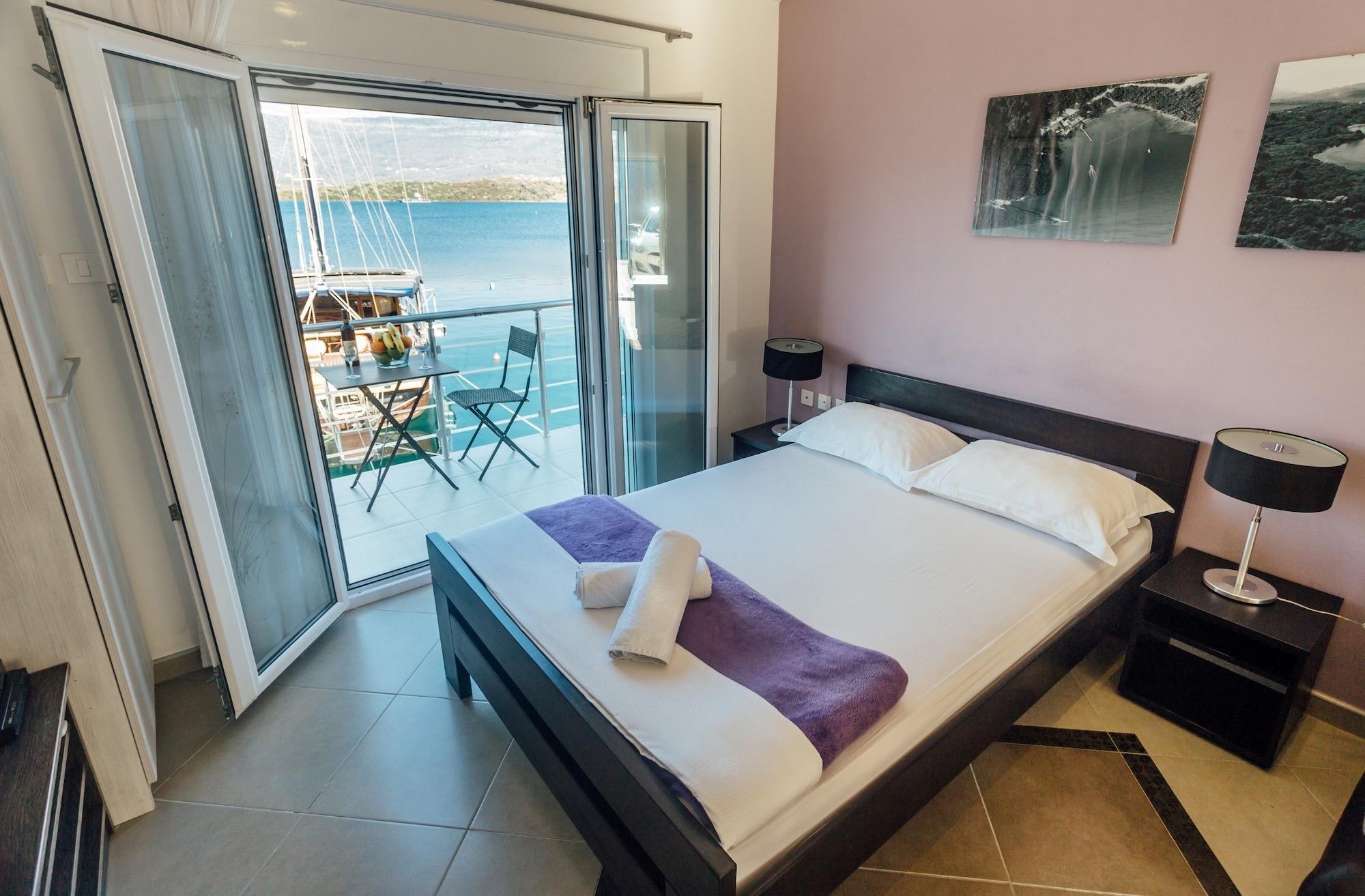 Apartments Monet Tivat Bagian luar foto