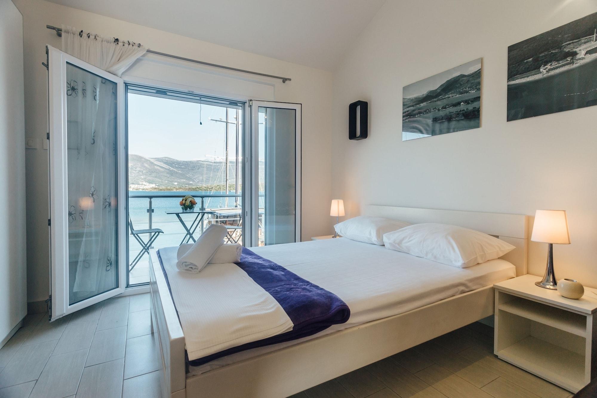 Apartments Monet Tivat Bagian luar foto
