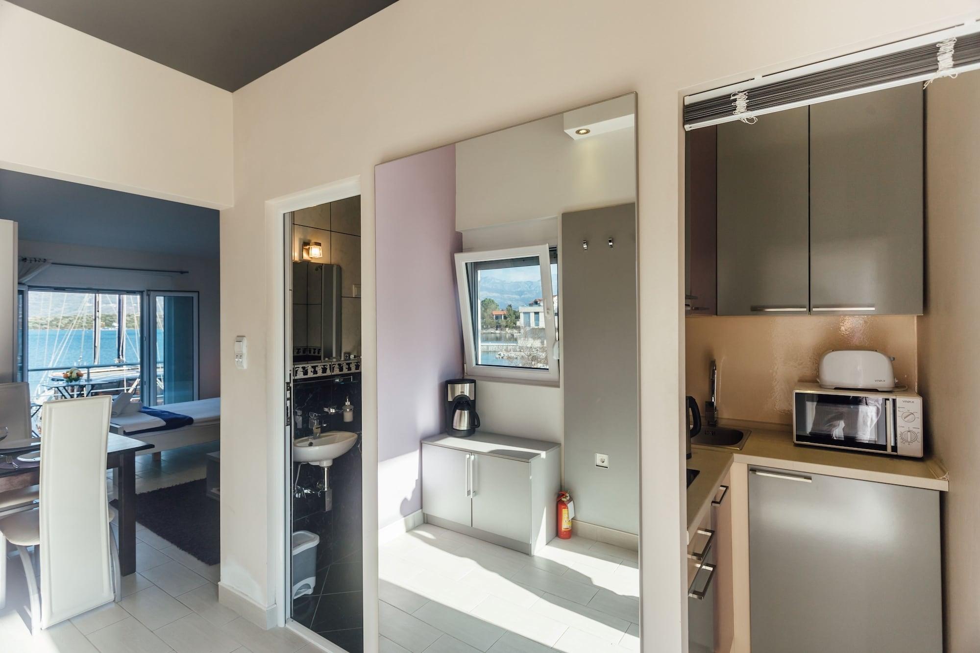 Apartments Monet Tivat Bagian luar foto