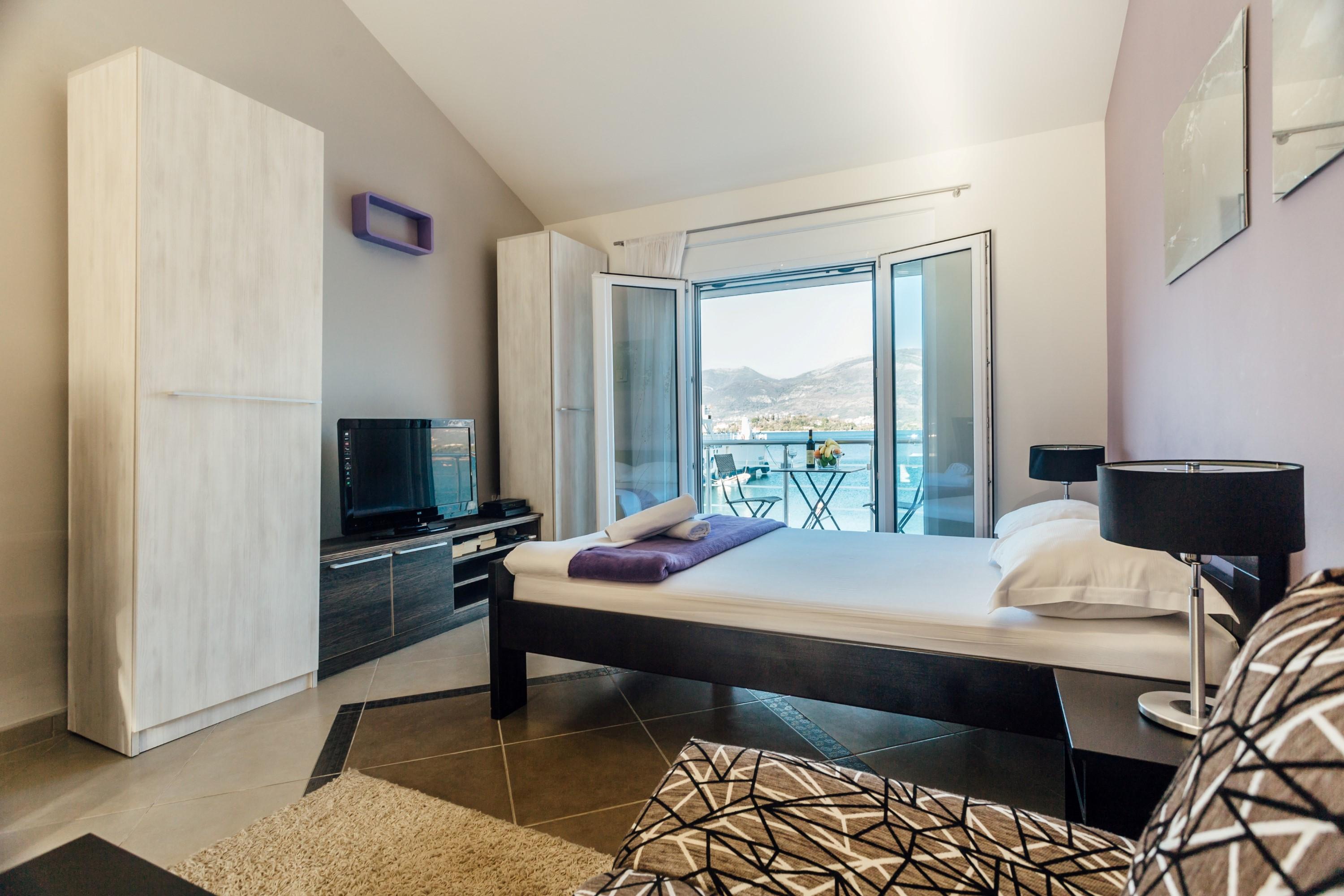 Apartments Monet Tivat Bagian luar foto