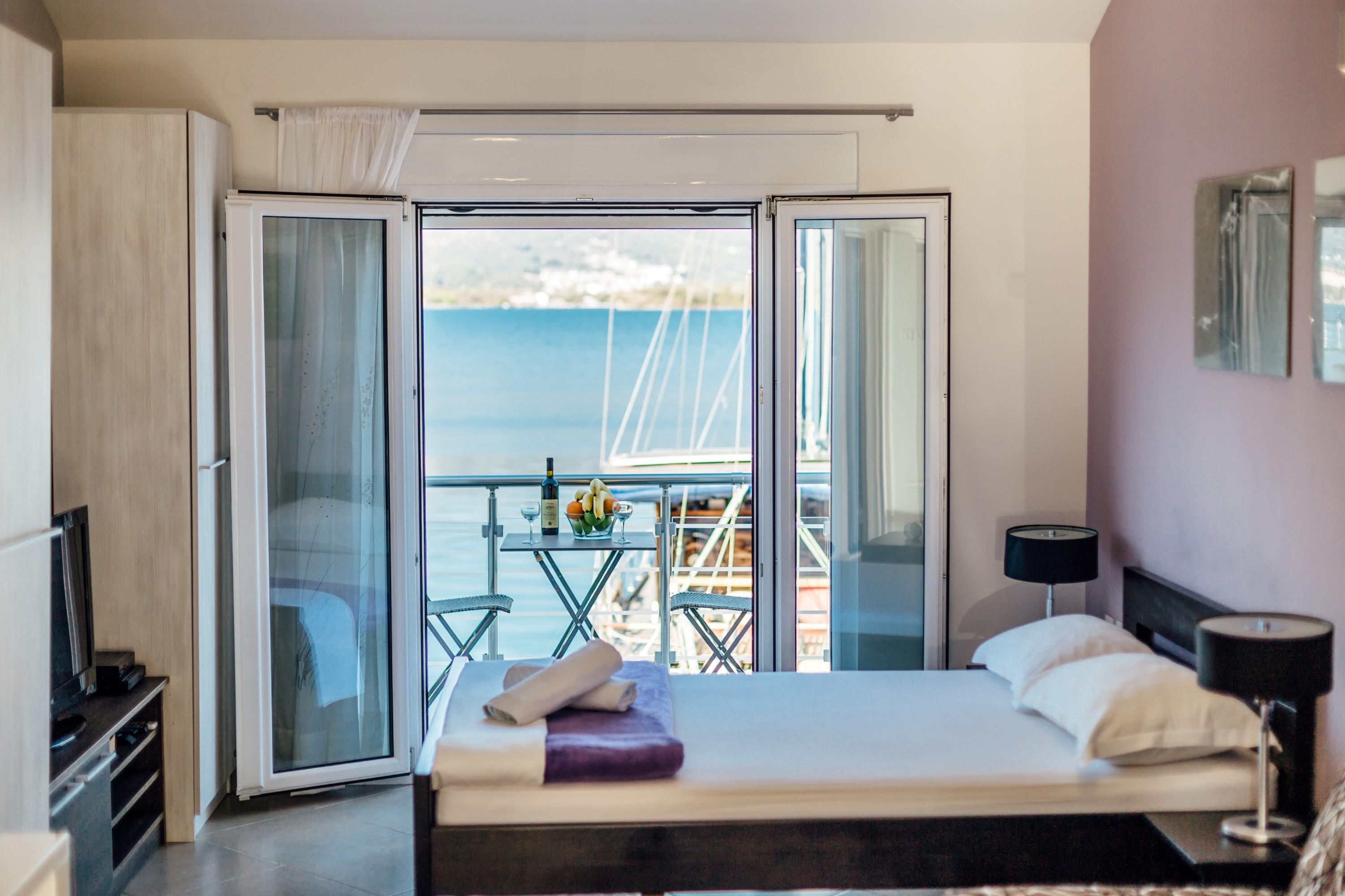 Apartments Monet Tivat Bagian luar foto
