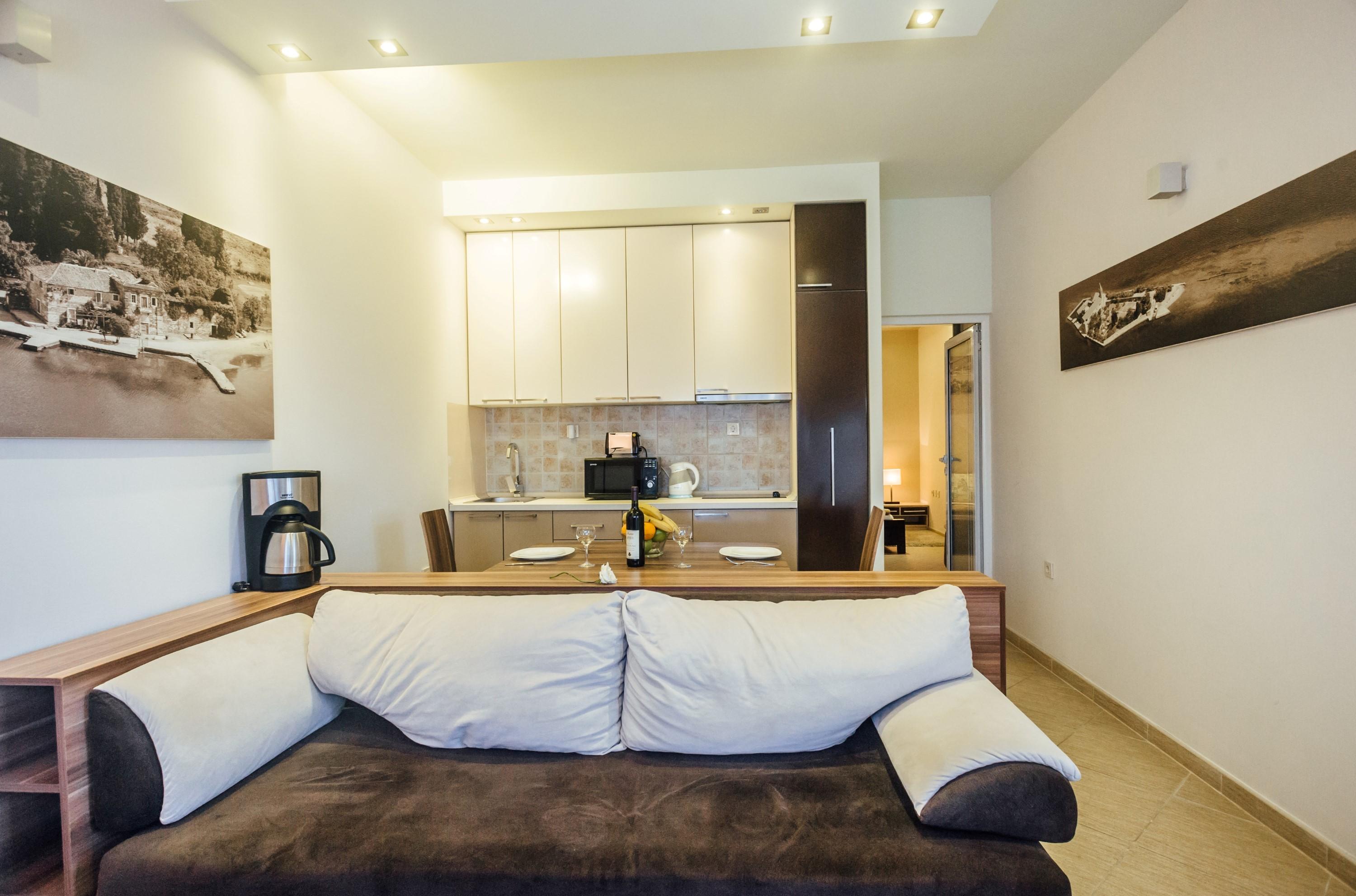 Apartments Monet Tivat Bagian luar foto
