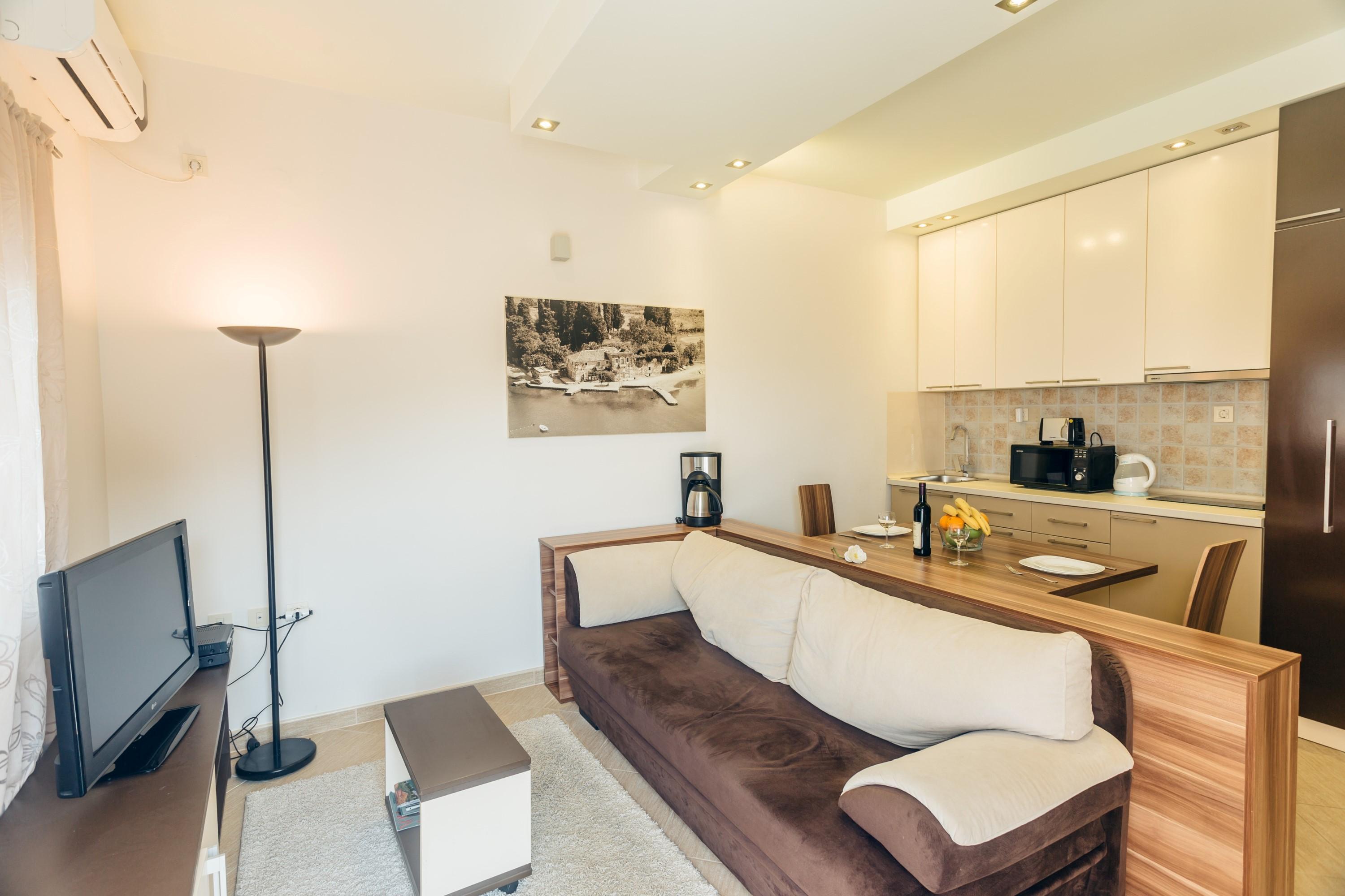 Apartments Monet Tivat Bagian luar foto
