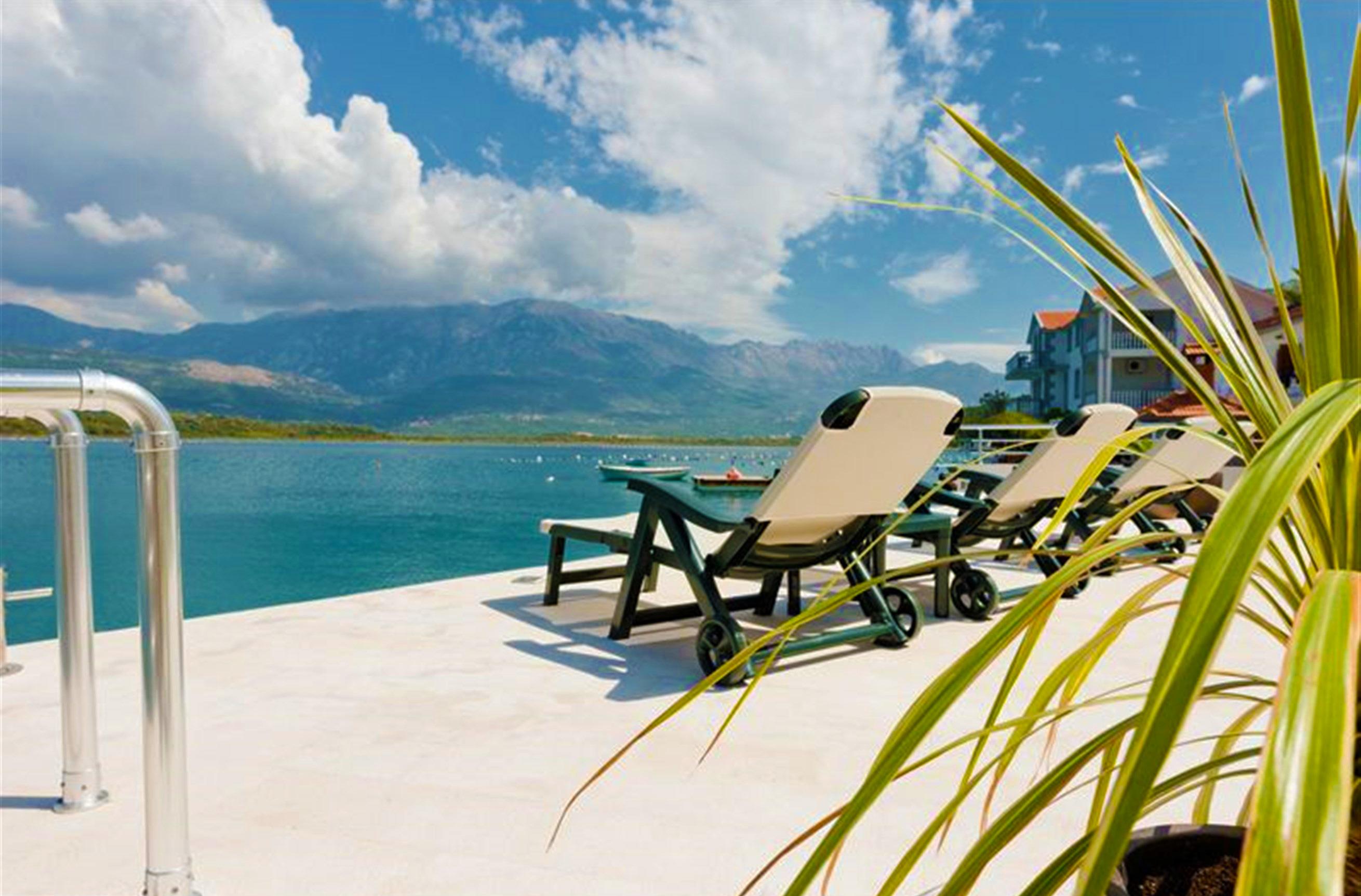 Apartments Monet Tivat Bagian luar foto
