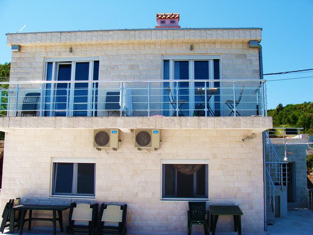 Apartments Monet Tivat Bagian luar foto